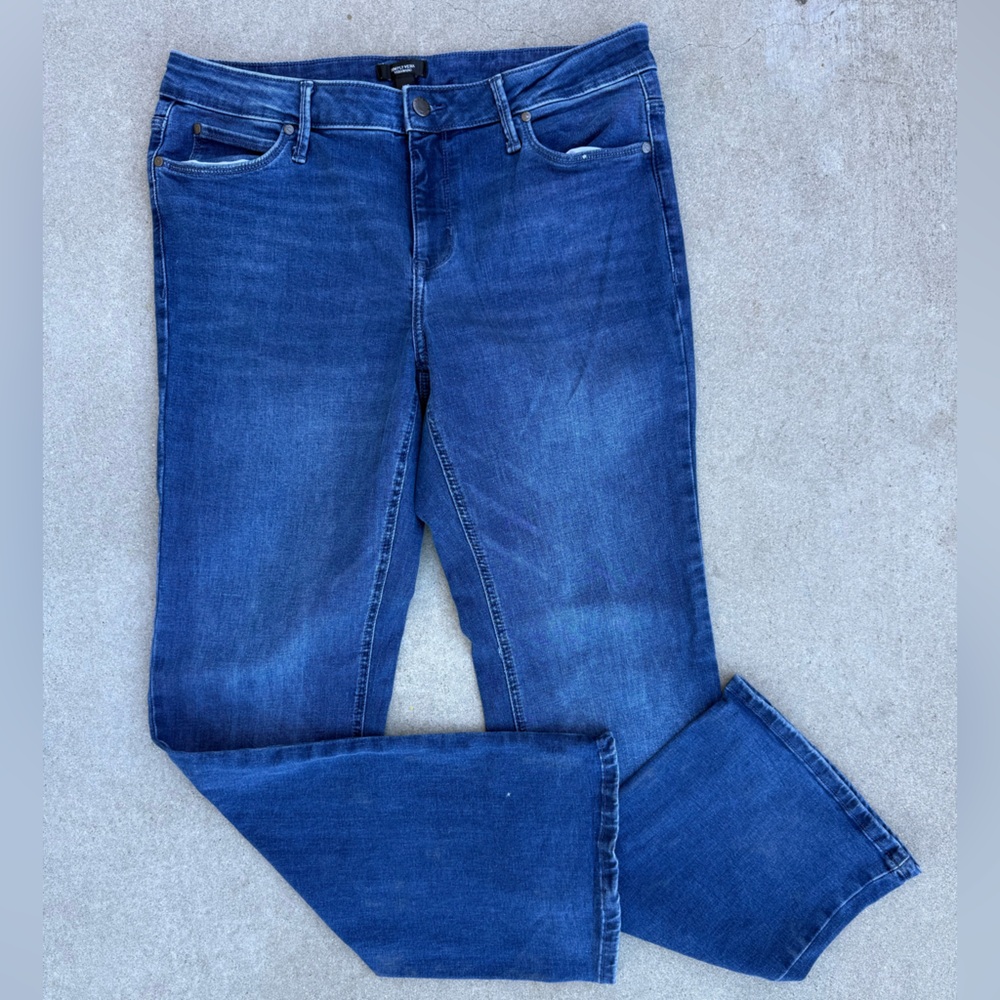 Simply Vera Women’s Mid Rise Bootcut Blue Jeans (Size 12)